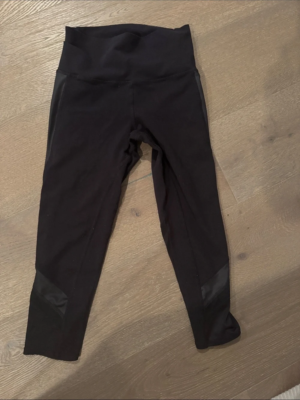 ALO Yoga Black High-Waist Leggings with Mesh Panels
